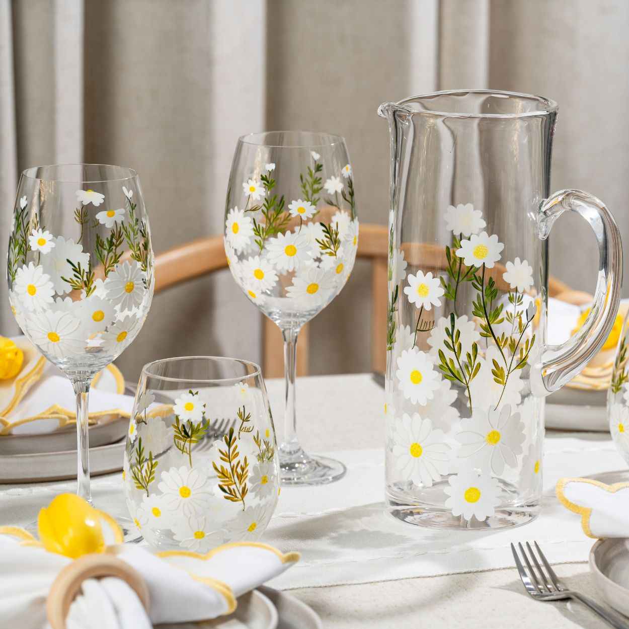 Daisy Painted Stemless Wine Glasses