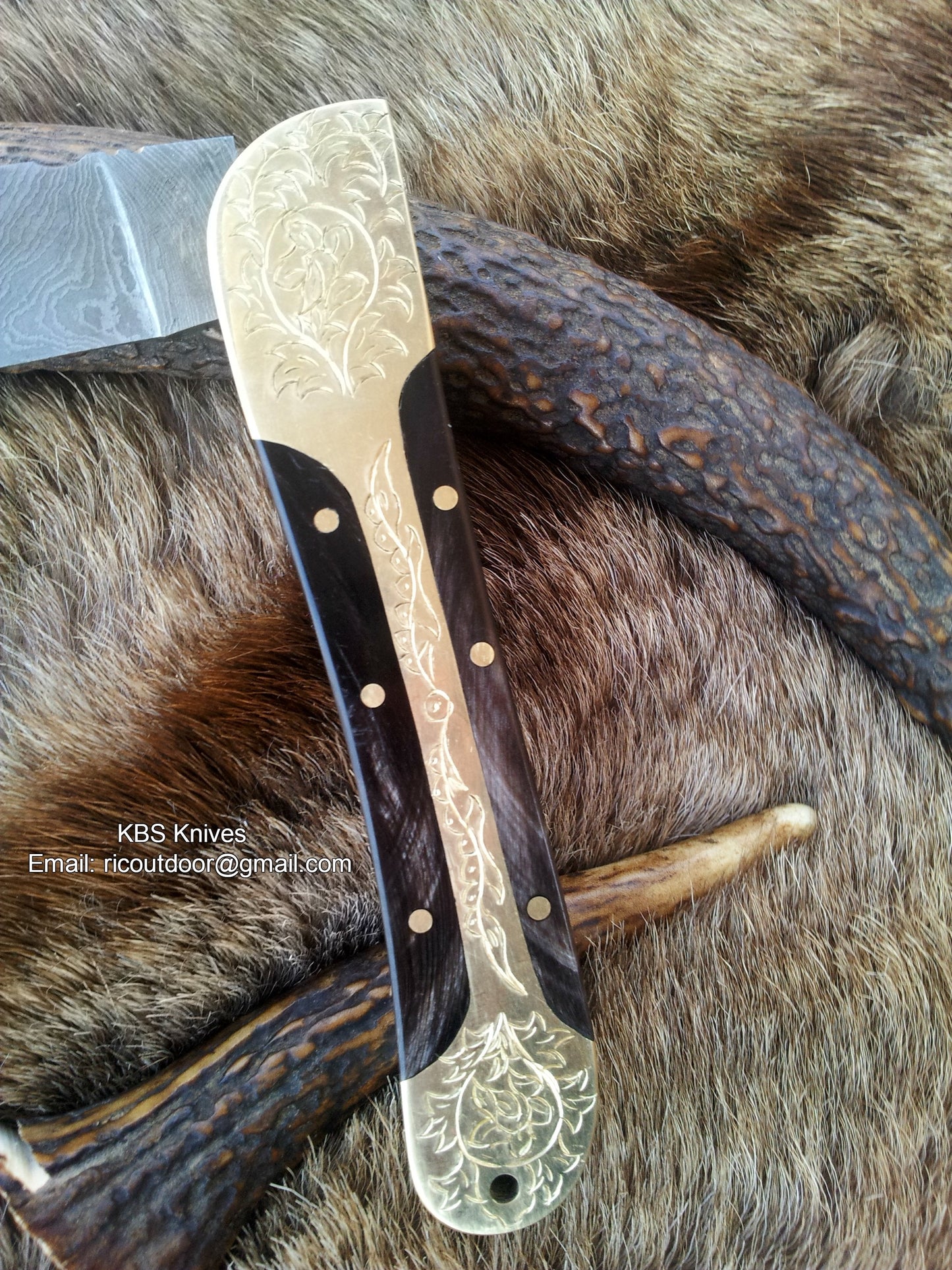 Everyday Carry Hand Engraved Damascus Steel Folding Pocket Knife with Buffalo Horn Handle – The HornGuard