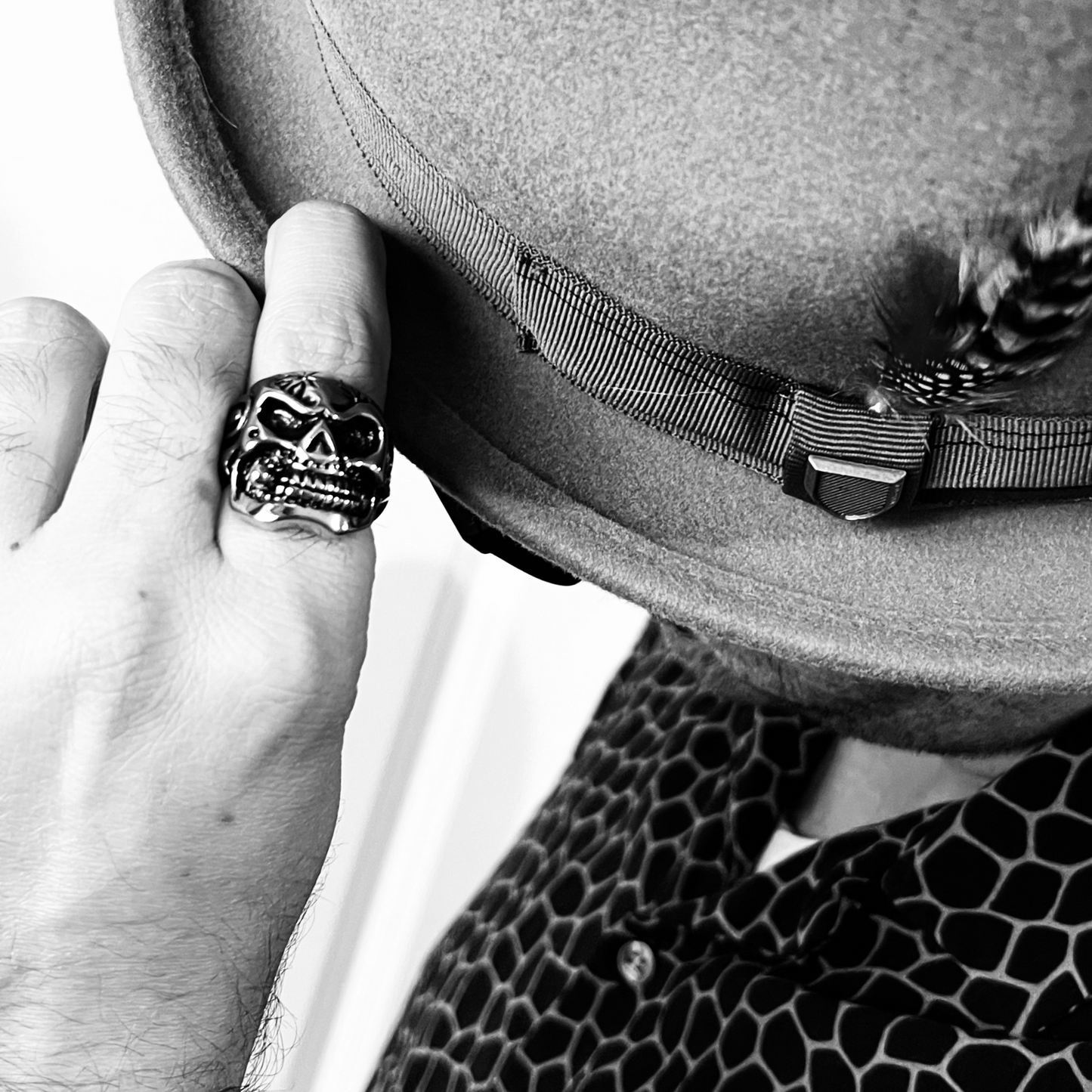 Stainless Steel Polished Skull With Cigar Unisex Ring