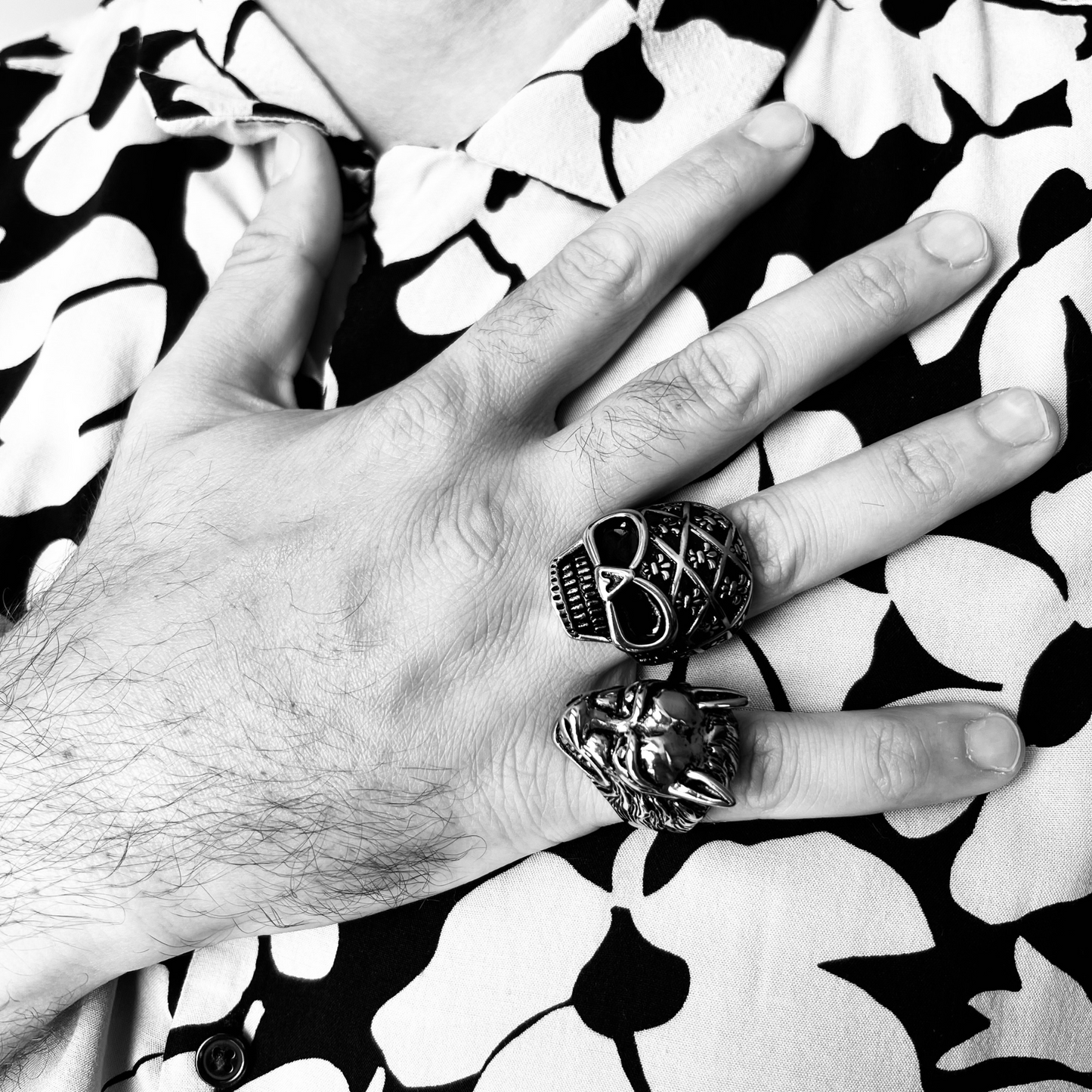 Stainless Steel Skull With Fleur De Lis Pattern Unisex Ring