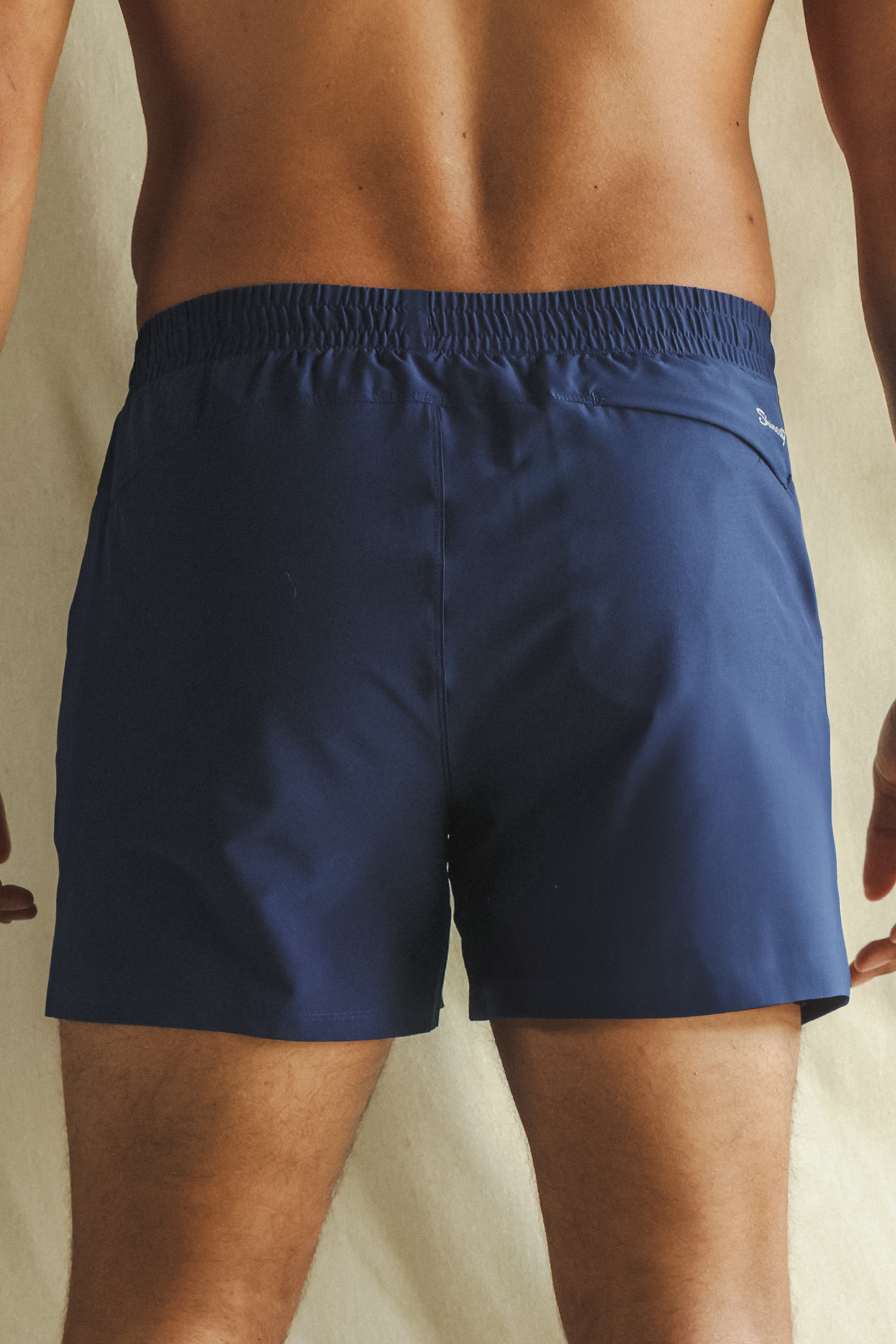 The Hot in Havana | Tropical Navy Ball Hammock® 5 Inch Athletic Shorts