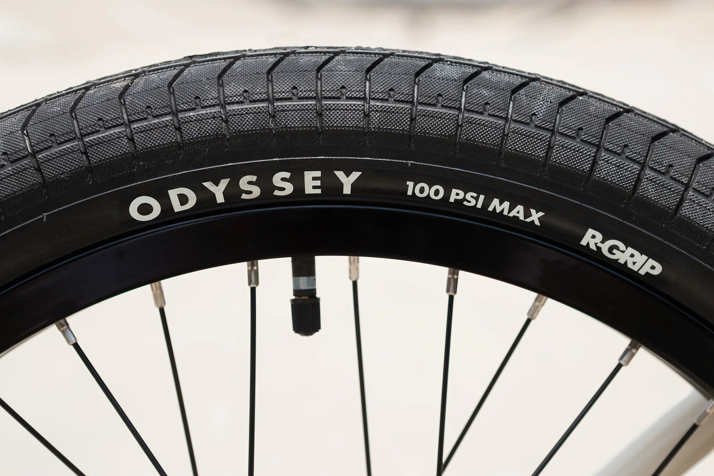 Sunday 2022 Soundwave Cassette Special 21″ Gary Young Signature Complete BMX Bike RHD/LHD - Gloss Classic White