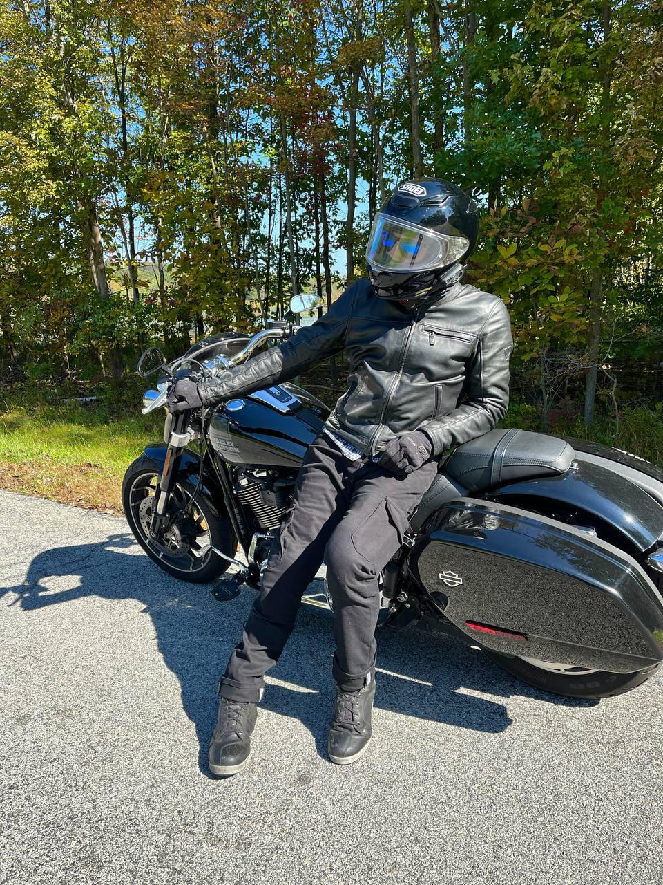 Straight Leg Cargo Pants - Black