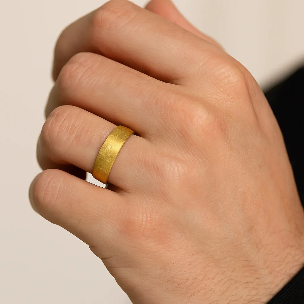 MYSTIC Domed Gold-Plated Titanium Ring with Meteorite Pattern – 8mm