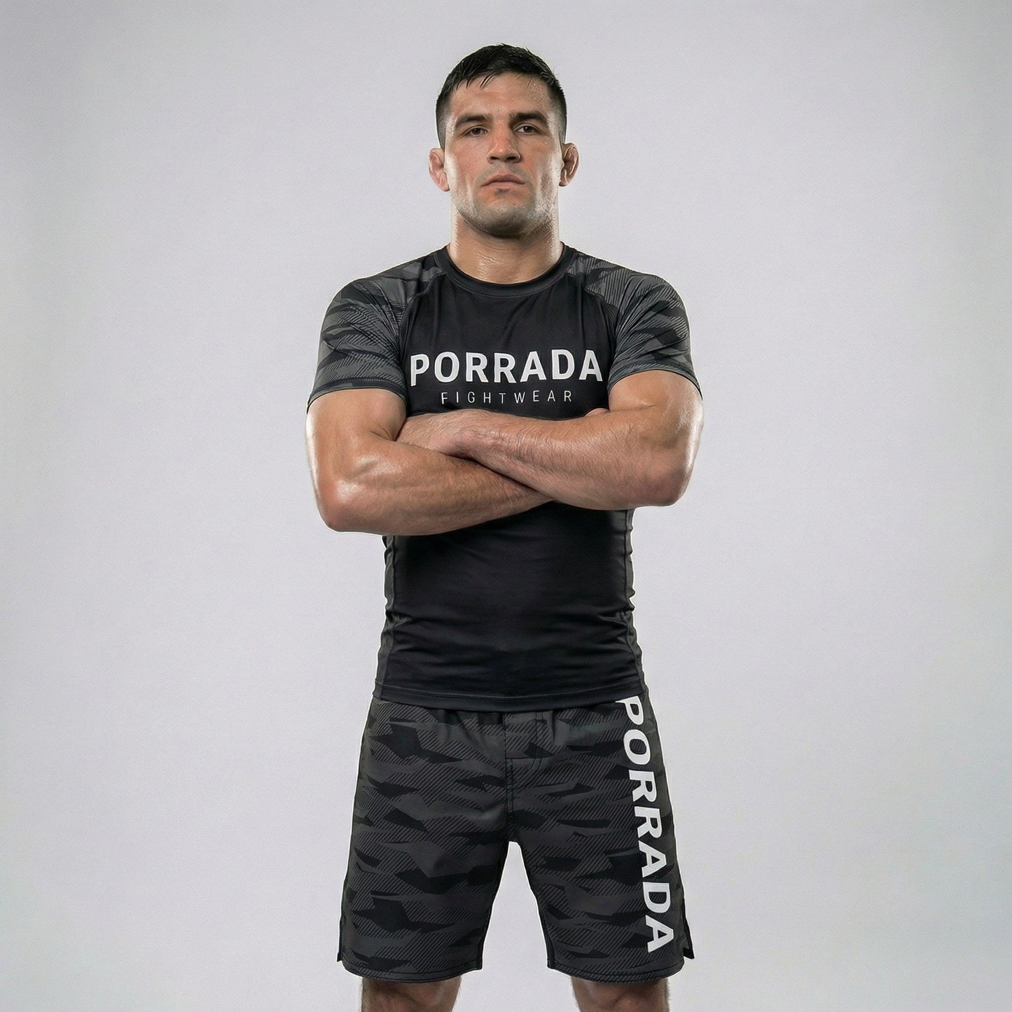 BLACK CAMO SHORT SLEEVE RASH GUARD
