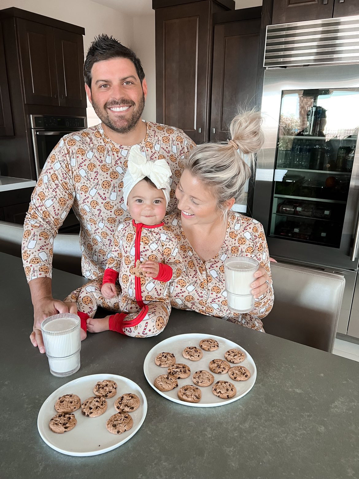 SANTA’S COOKIE MEN'S DREAM CREW NECK TOP