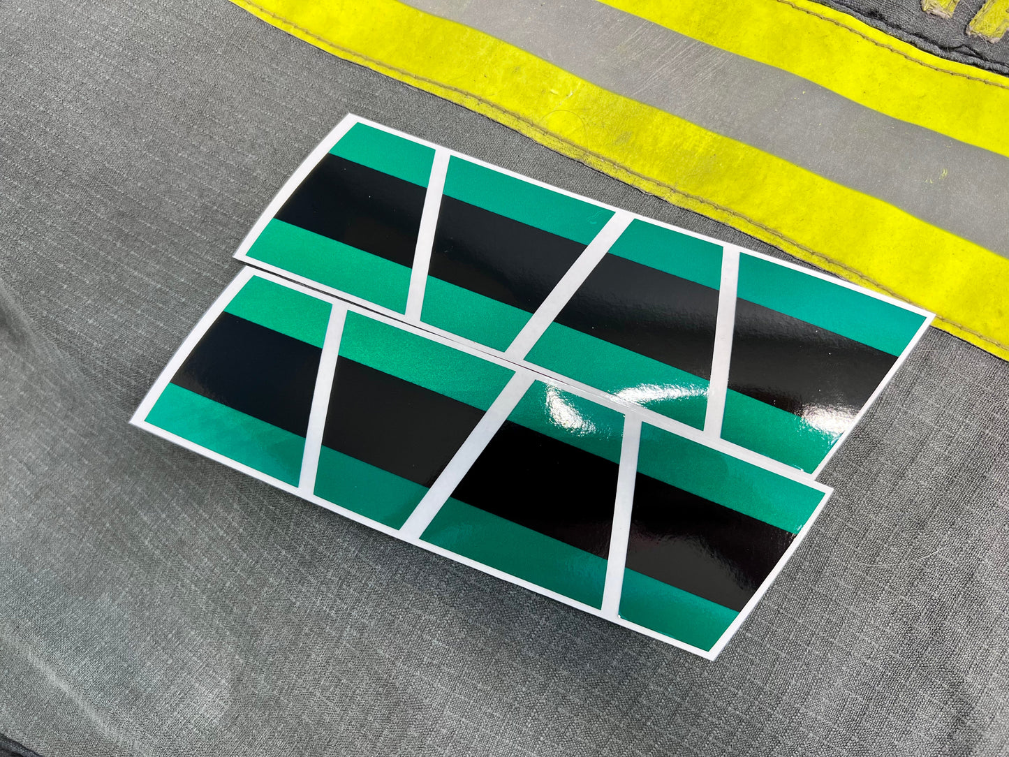 GREEN & BLACK TRIPLE STRIPE REFLECTIVE HELMET (TET) TETRAHEDRON 8 PACK