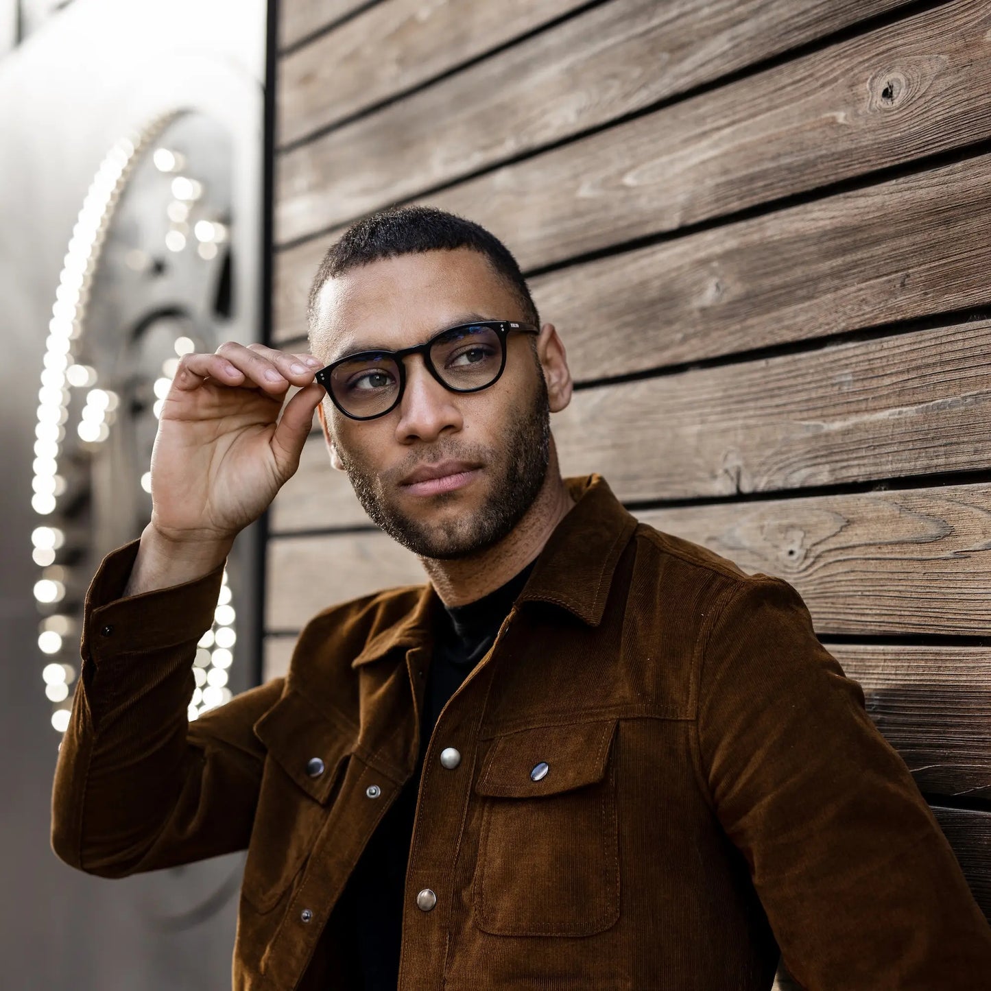 District Blue Light - Jet Black