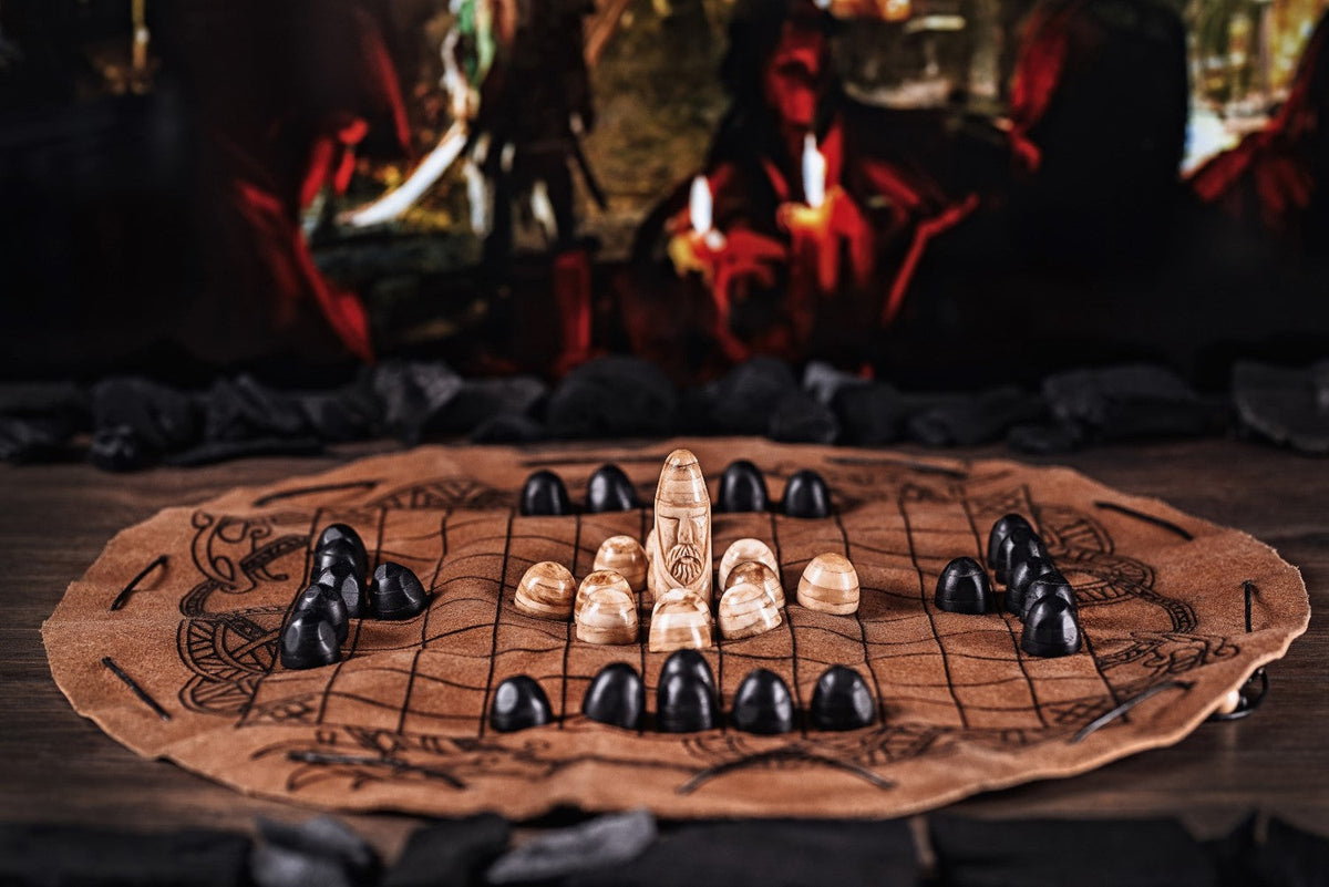 Hnefatafl Travel Set – Leather Board & Pieces