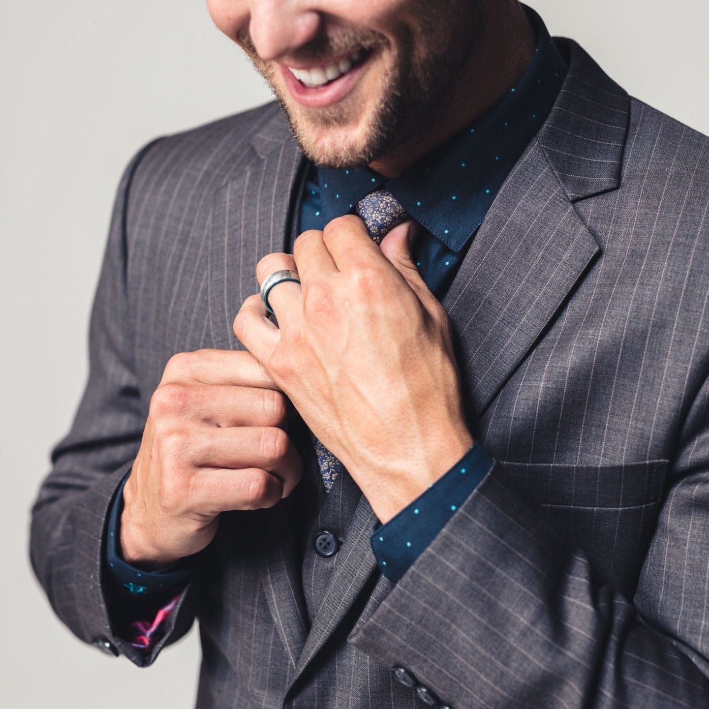 Wood Grain Damascus Steel Ring - Resilient Blue