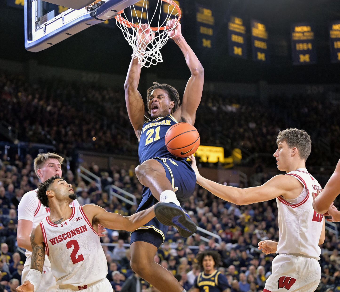 MAIZE THE ROOF: How the Michigan Wolverines Dominated College Basketball (Pediment)