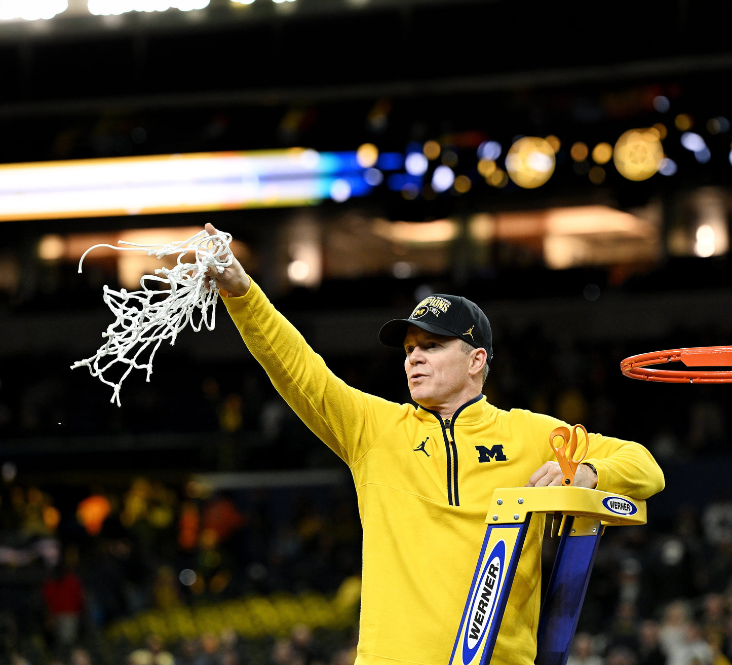 MAIZE THE ROOF: How the Michigan Wolverines Dominated College Basketball (Pediment)