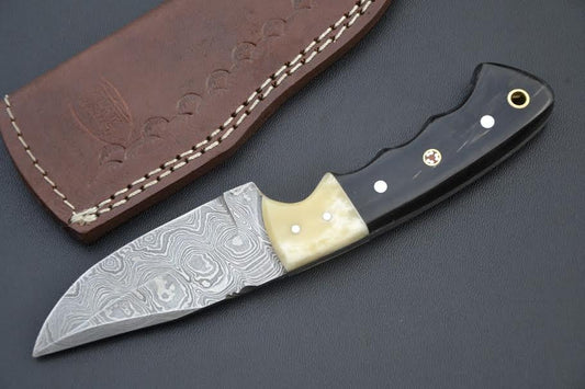 Custom Handmade Damascus Steel Skinning/Hunting Knife