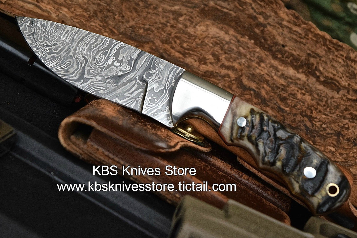 Custom-Handmade-Damascus Steel Sheep Horn Hunting/Skinning Knife