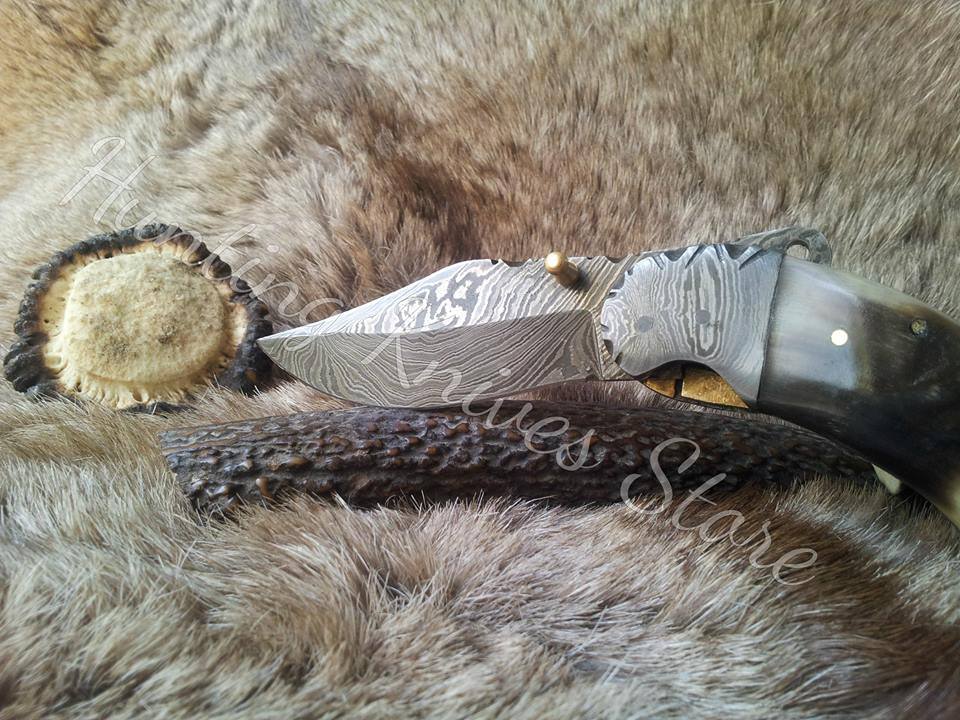 Everyday Carry Damascus Steel Folding Pocket Knife with Sheep Horn Handle – The Ram’s Edge