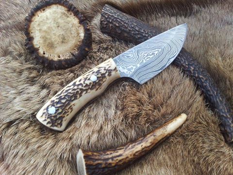 Custom Damascus Steel Field Dressing Deer Skinning Knife with Antler Horn Handle – 7 Inch Drop Point Blade