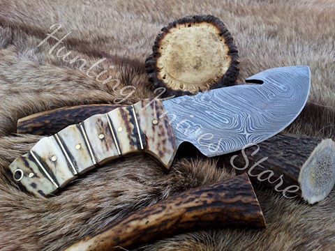 Deer Guthook Knife - Custom Damascus Steel Blade & Antler Horn Handle