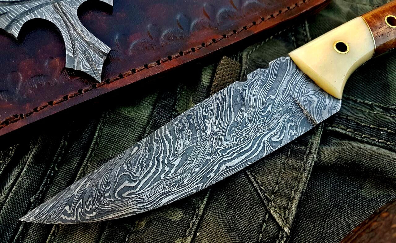 Custom Handmade Damascus Steel Hunting Skinning Knife
