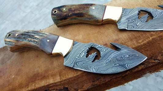 Custom Handmade Deer Gut Hook Skinning Knife – Damascus Steel with Antler Horn Handle