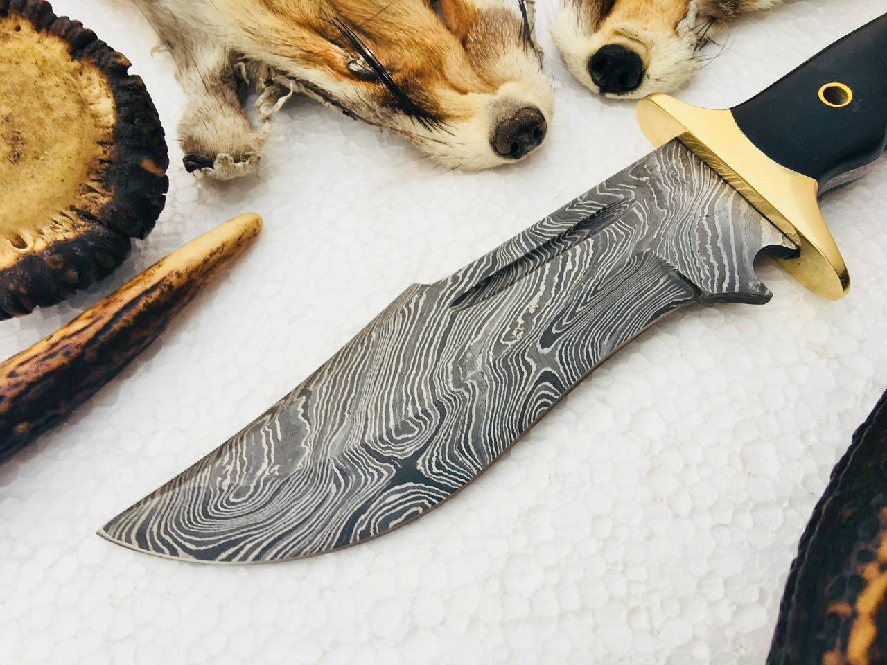 Full Tang Custom Handmade Damascus Steel Blade Hunter Knife