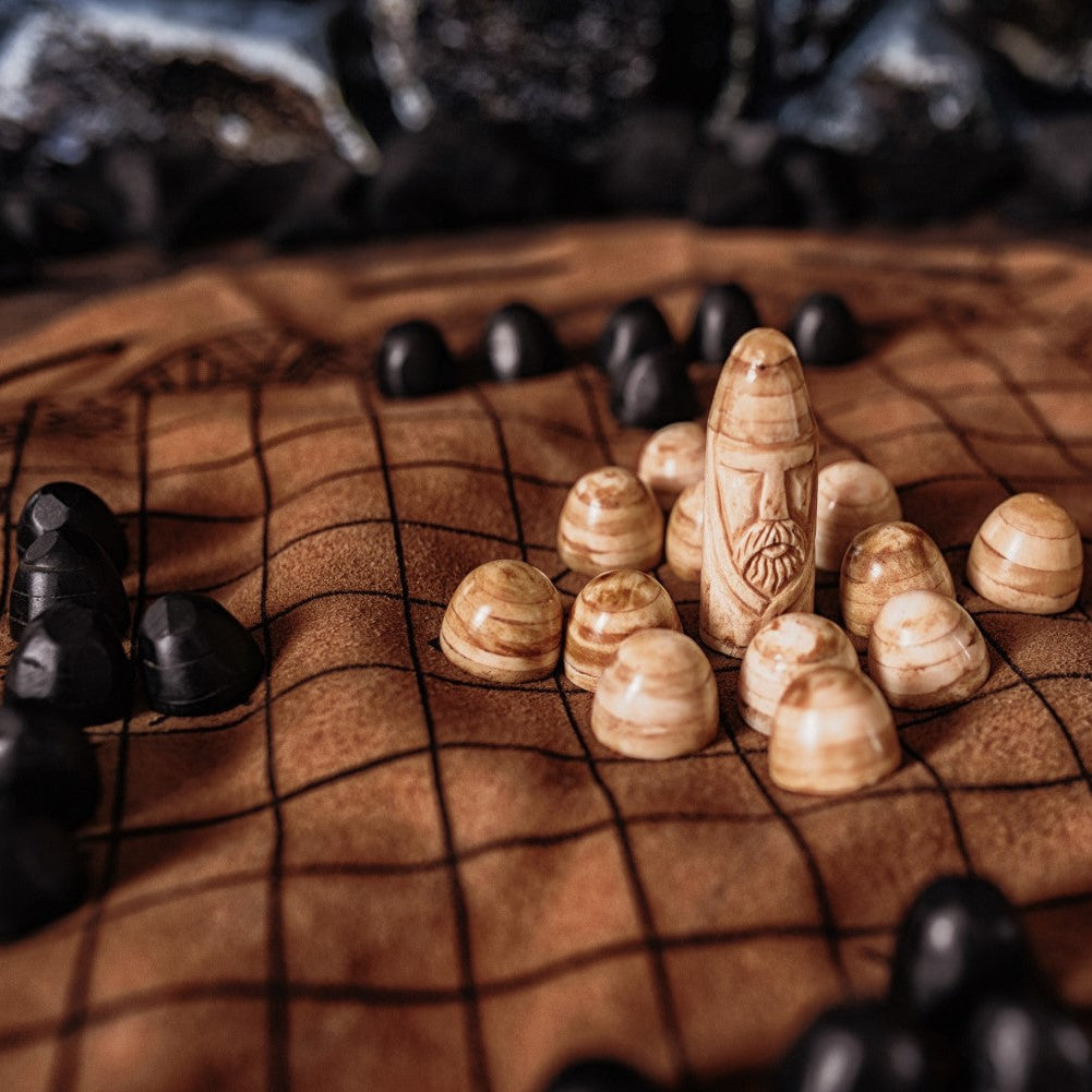 Hnefatafl Travel Set – Leather Board & Pieces