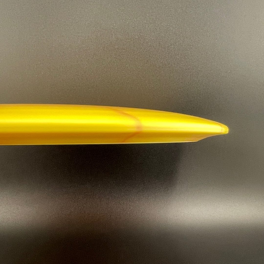 Lux Vapor Essence - Swords & Shield