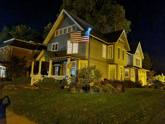 Telepatriot 400 Lumen Solar Flagpole Light - 48 LED Orbital System