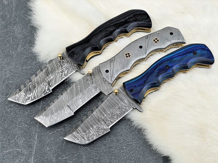 Tactical Defender Folding Pocket Knife – 8" Custom Handmade Damascus Steel Blade with Exotic Pakka Wood Handle