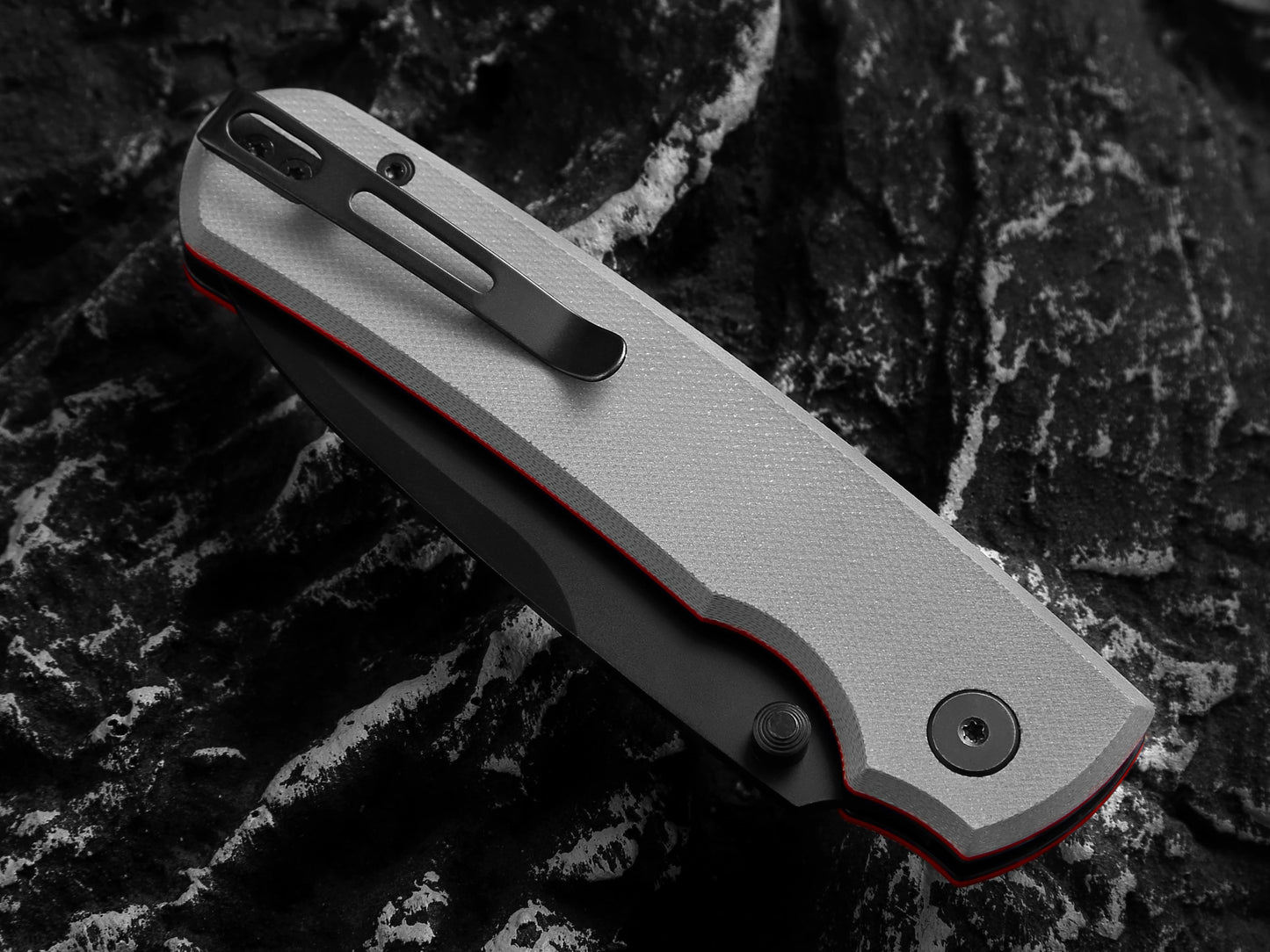 The Loyalist Folding Pocket Knife Giftset for Men and Women (Black and White)