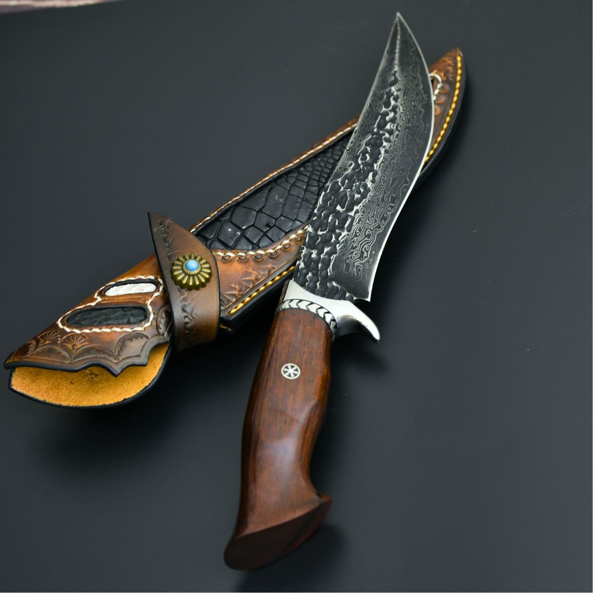 Aphrodite Japanese Hunting Utility Knife with Exotic Sandalwood Handle