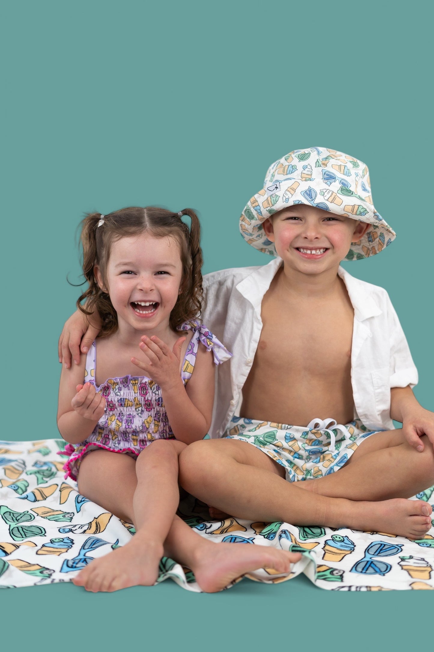 COOL SUMMER DREAM BUCKET HAT