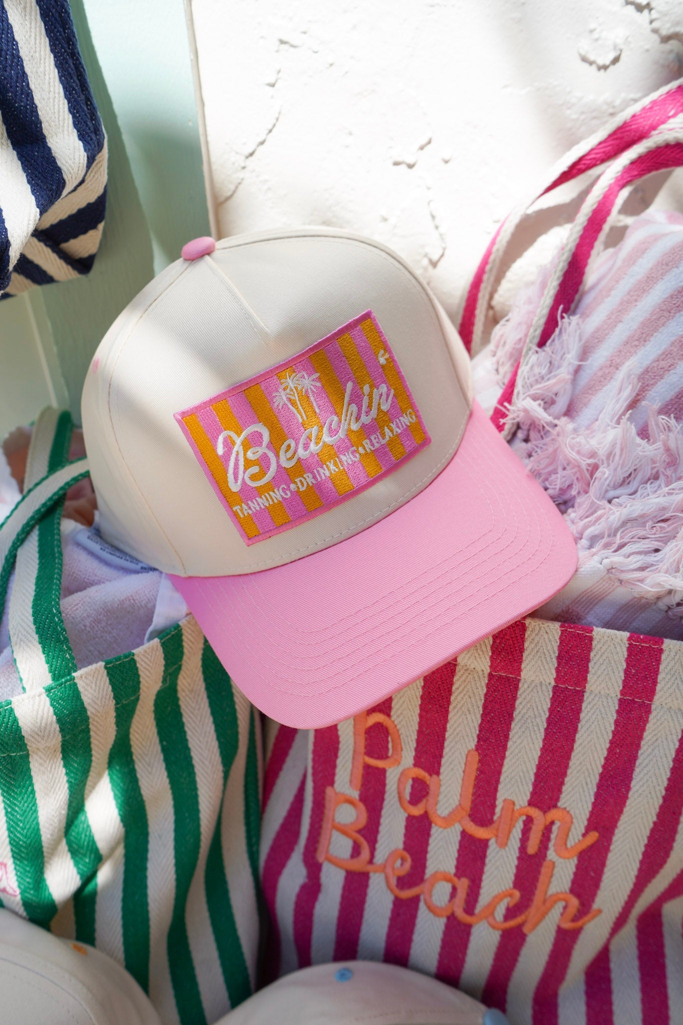 Beachin' - Vintage Trucker Hat