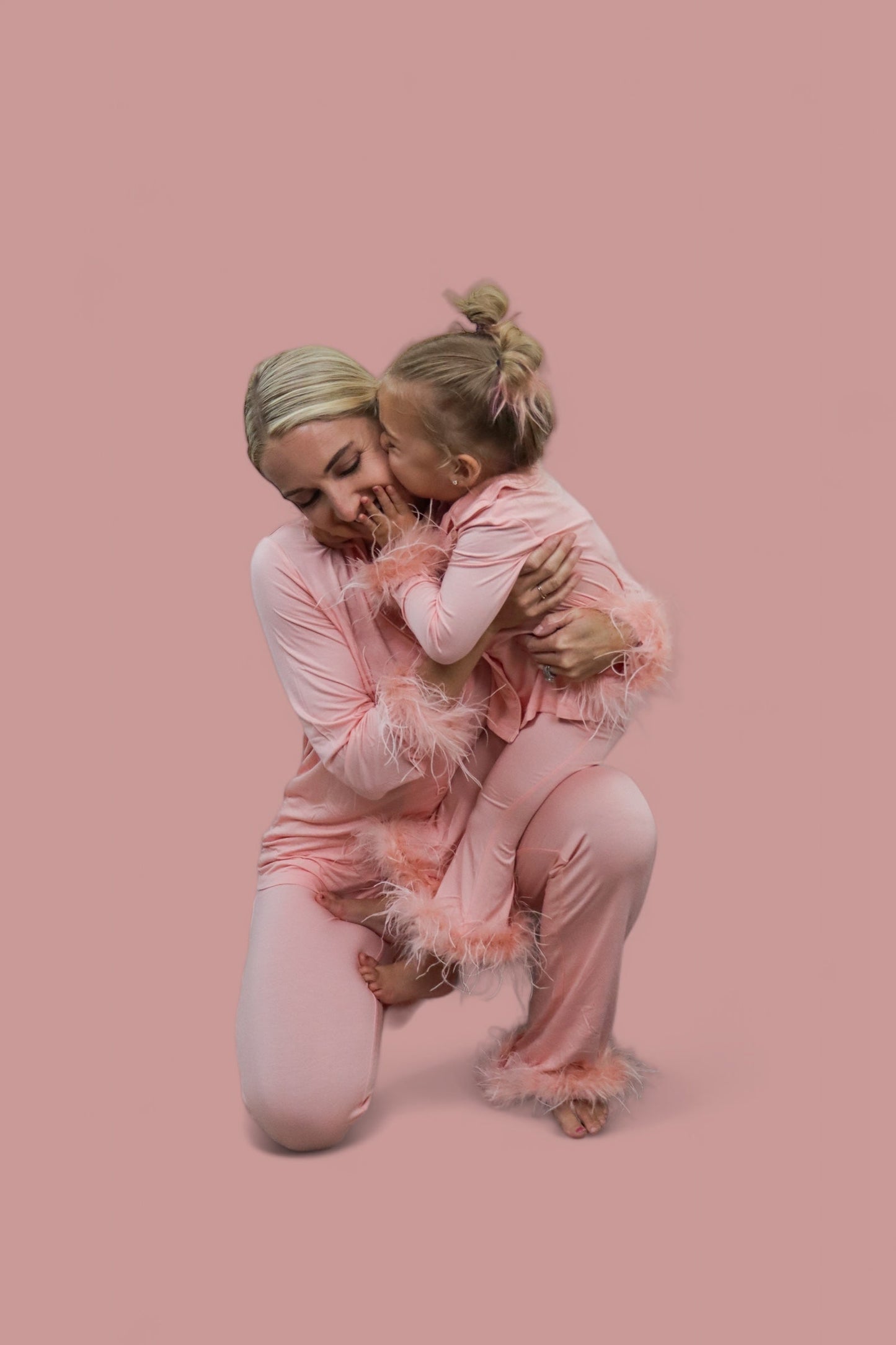 CORAL FEATHERED WOMEN'S DREAM FLARE SET