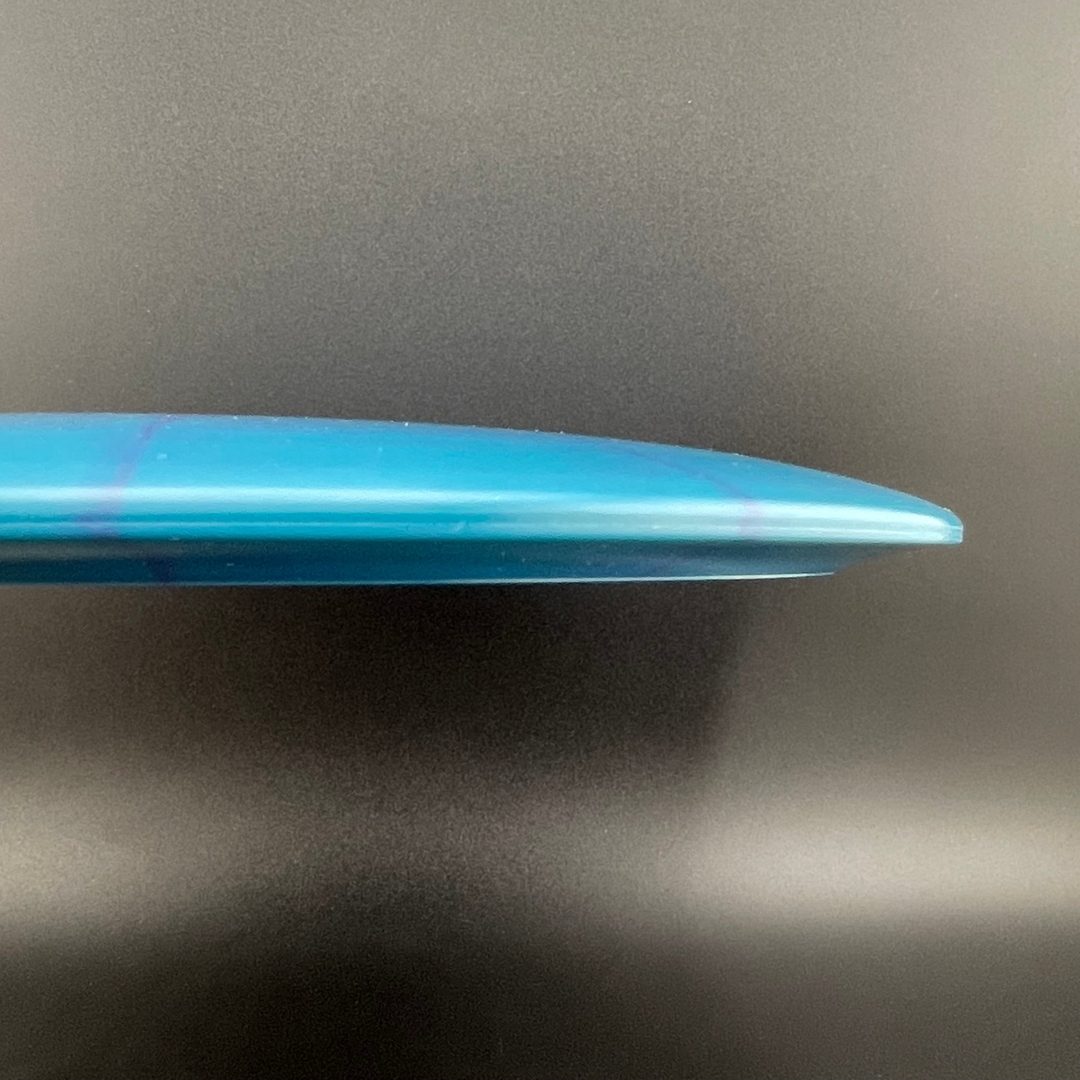 Lux Vapor Essence - Swords & Shield