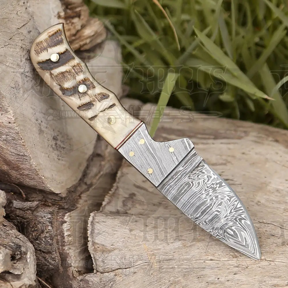 7.25” Handmade Forged Damascus Steel Full Tang Skinner Knife - Ram Horn Handle