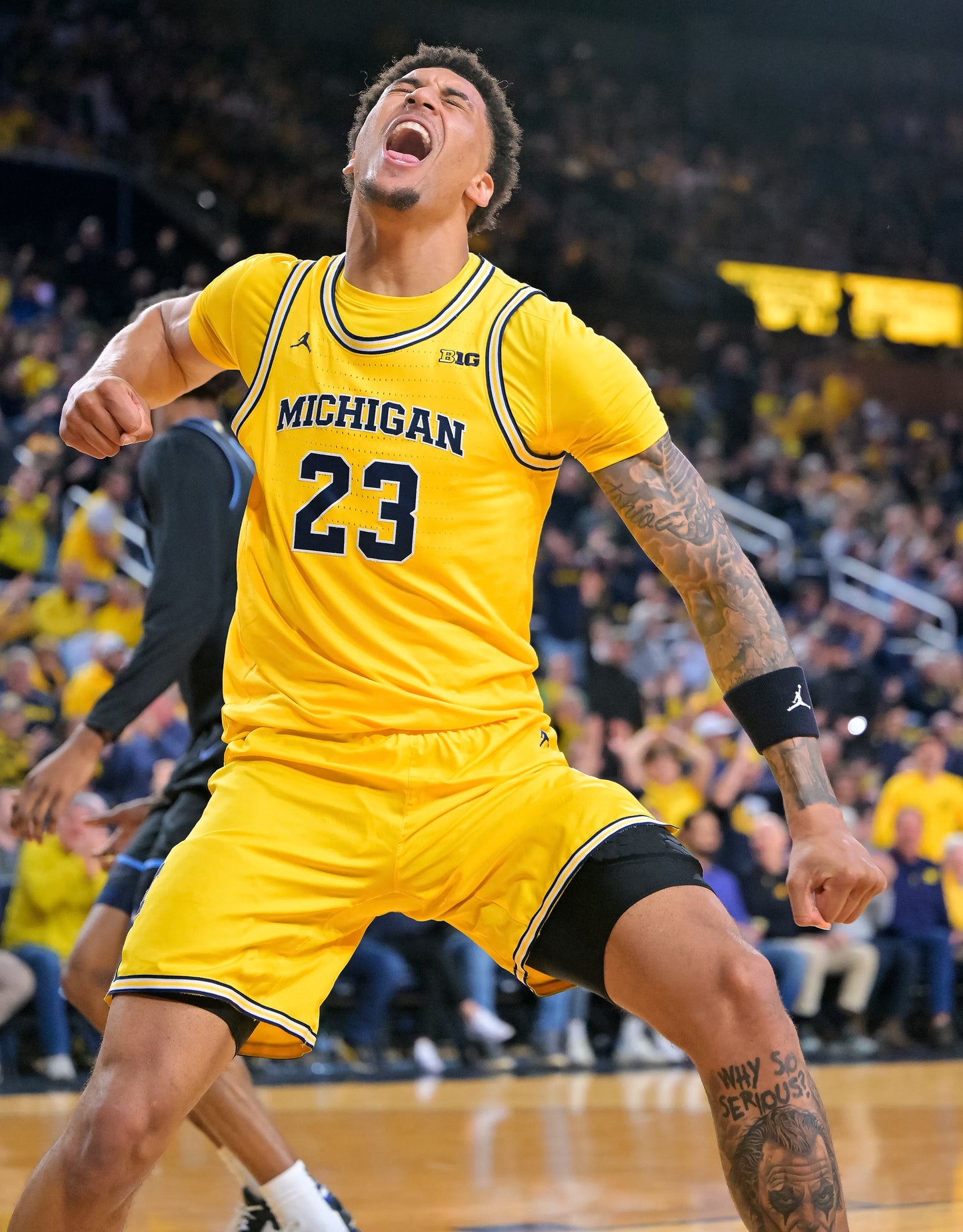MAIZE THE ROOF: How the Michigan Wolverines Dominated College Basketball (Pediment)