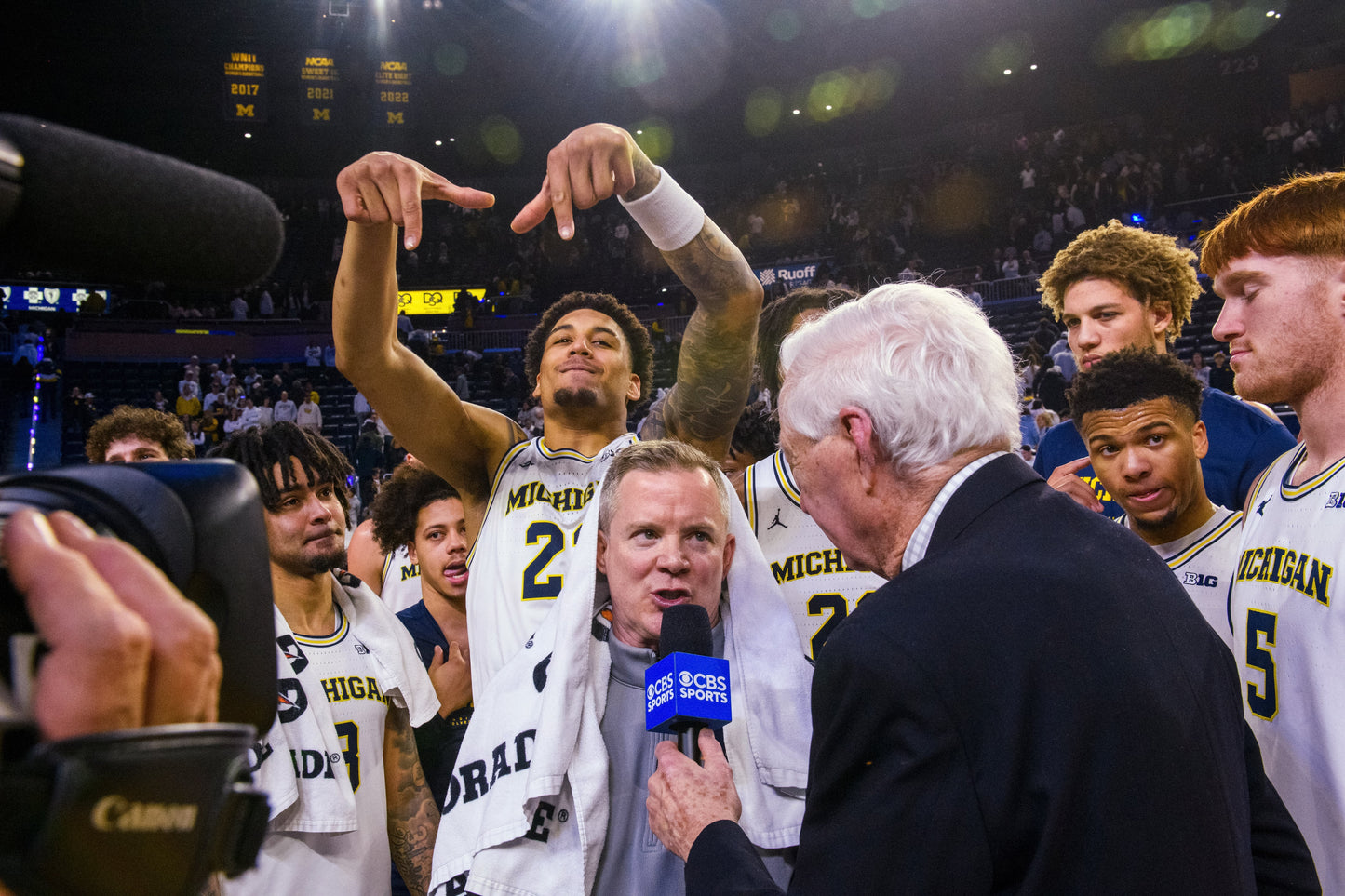 MAIZE THE ROOF: How the Michigan Wolverines Dominated College Basketball (Pediment)