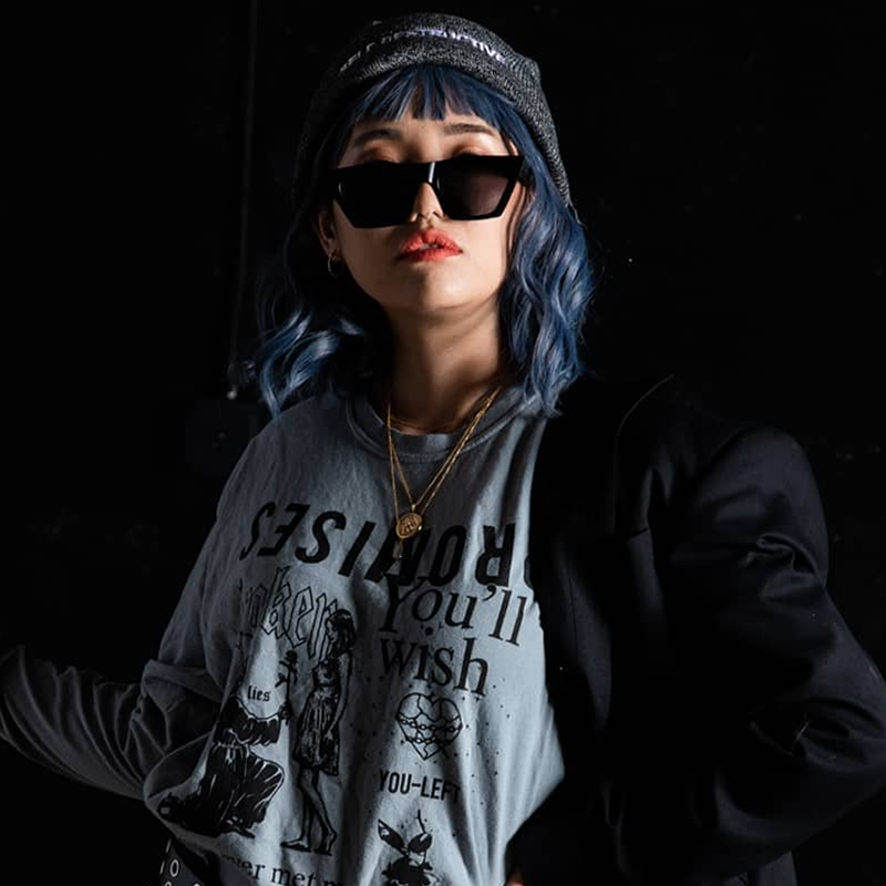 Women's Retro Oversize Wide Pointed Cat Eye Sunglasses C921