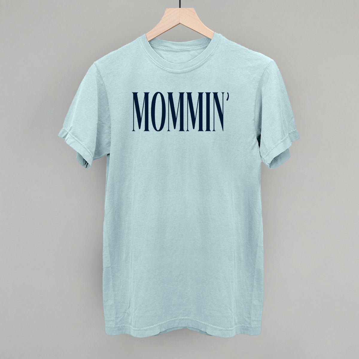 Mommin' Blue Text