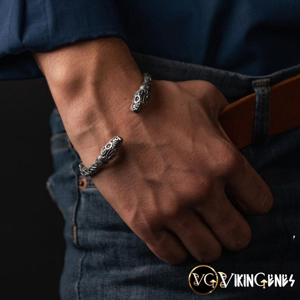 925 Sterling Silver Arm Ring With Wolf Heads