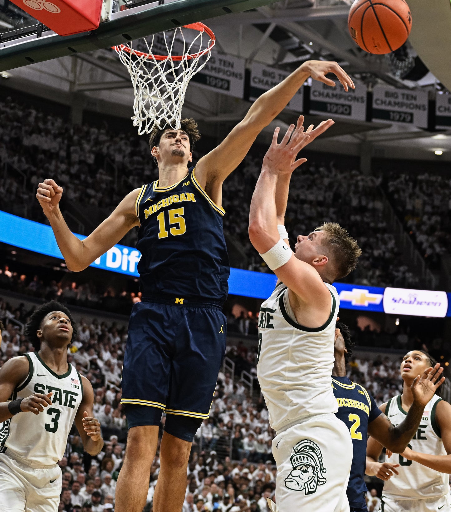 MAIZE THE ROOF: How the Michigan Wolverines Dominated College Basketball (Pediment)