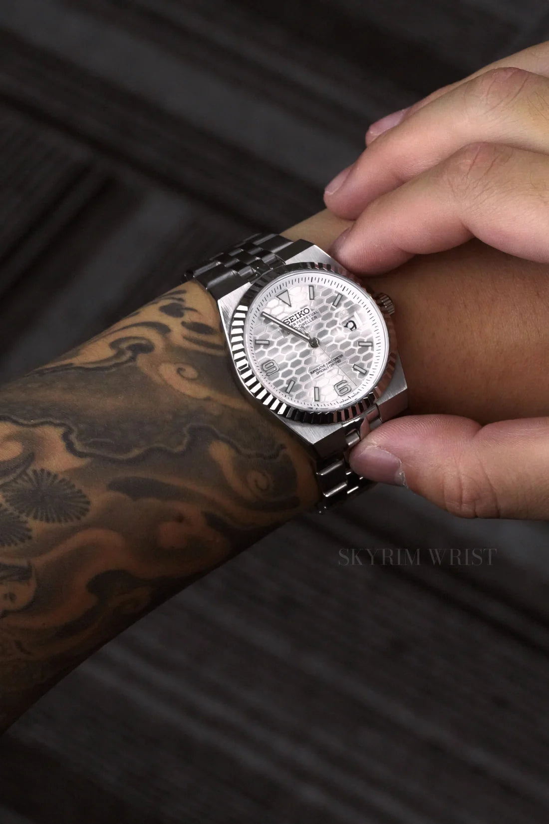 Mod Land-Dweller White