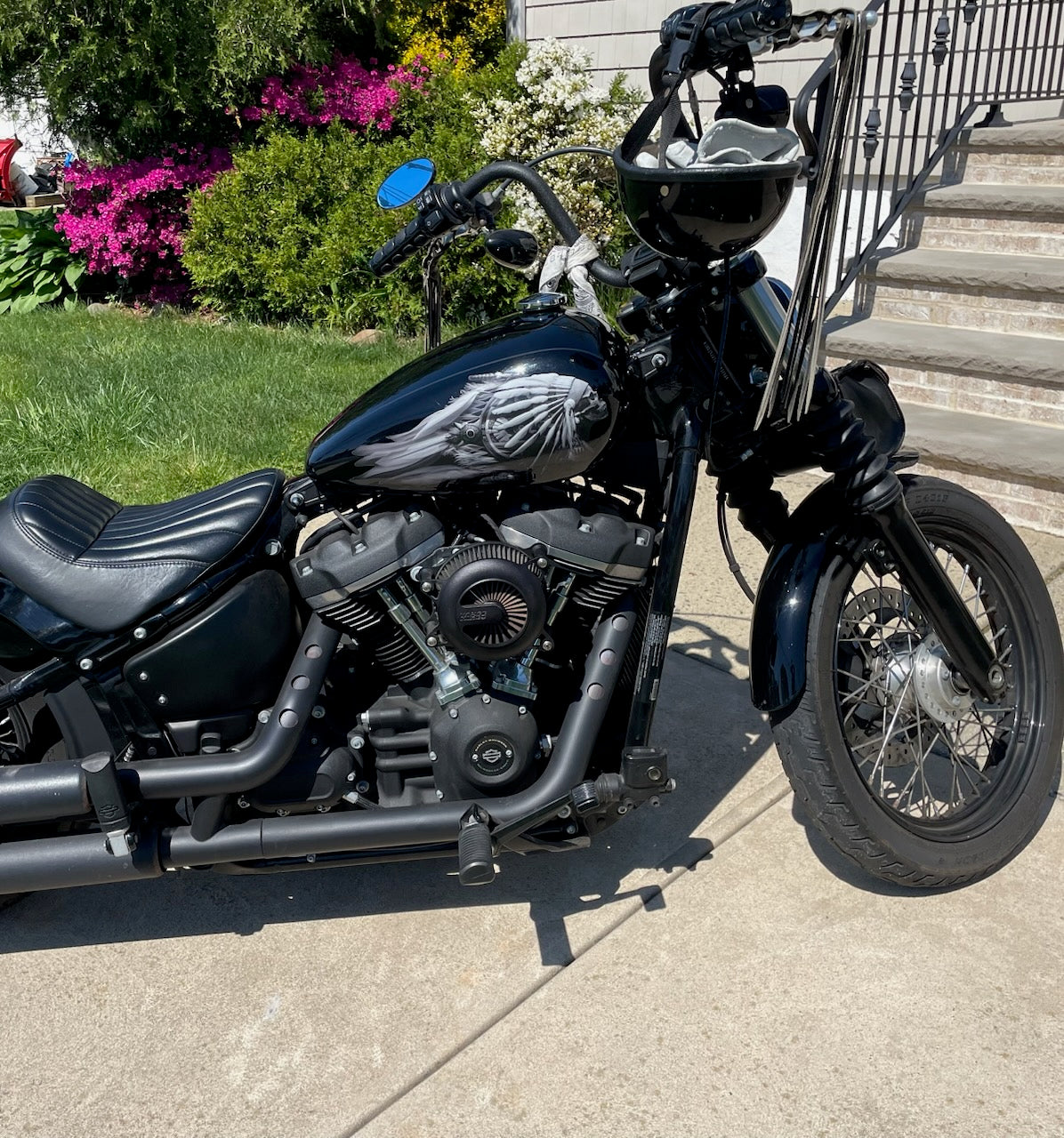 Dreamcatcher Skull Warbonnet - Universal Tank Decal-B&W