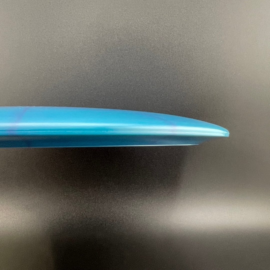 Lux Vapor Essence - Swords & Shield