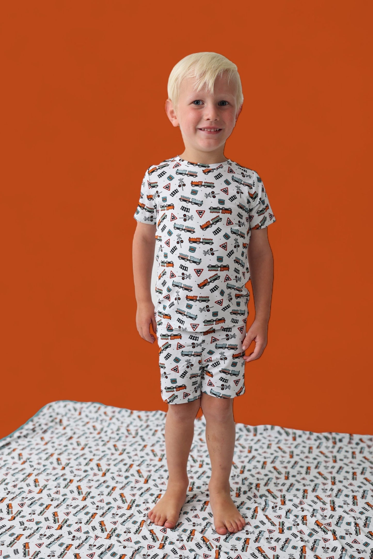 EXCLUSIVE ALL ABOARD DREAM SHORT SET