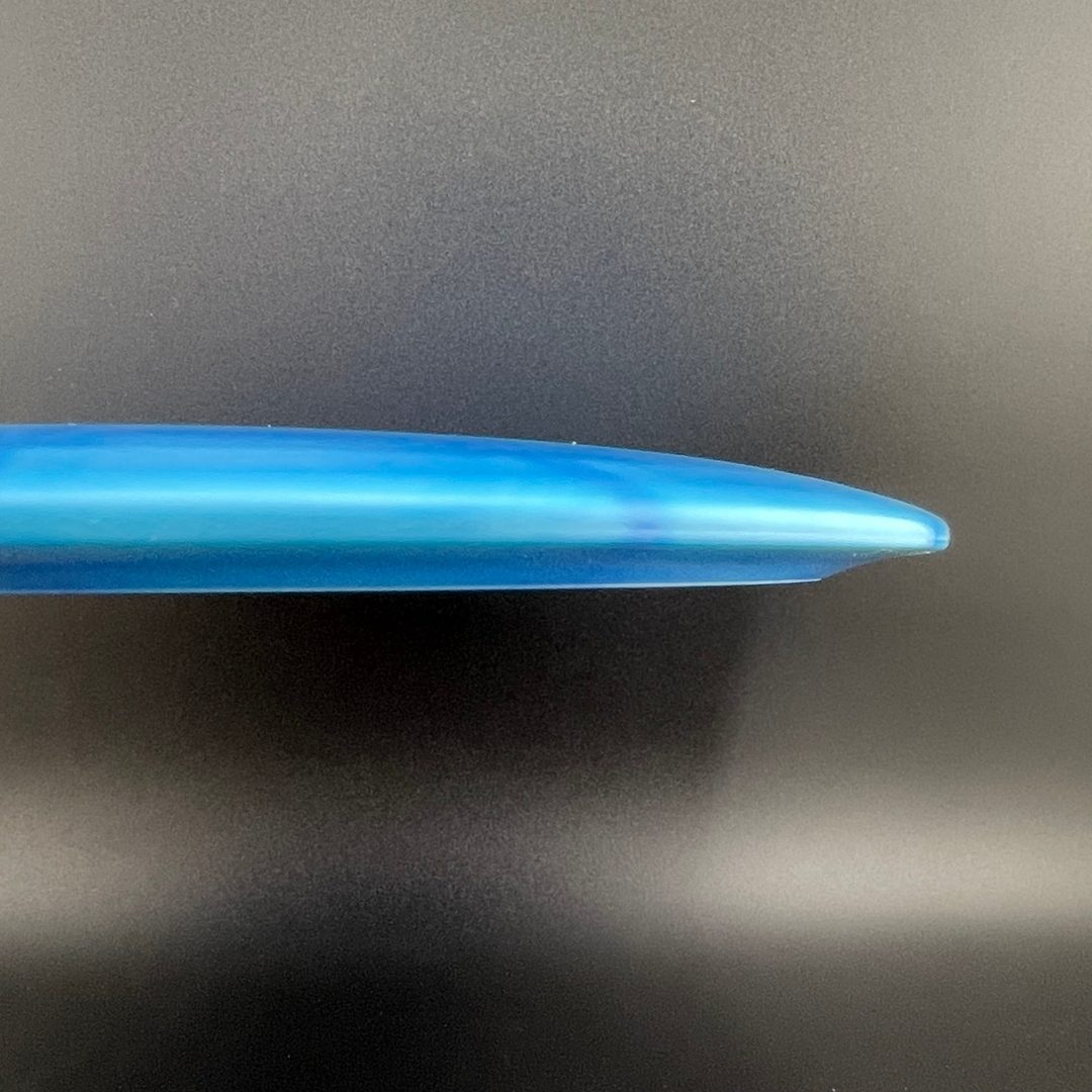 Lux Vapor Essence - Swords & Shield