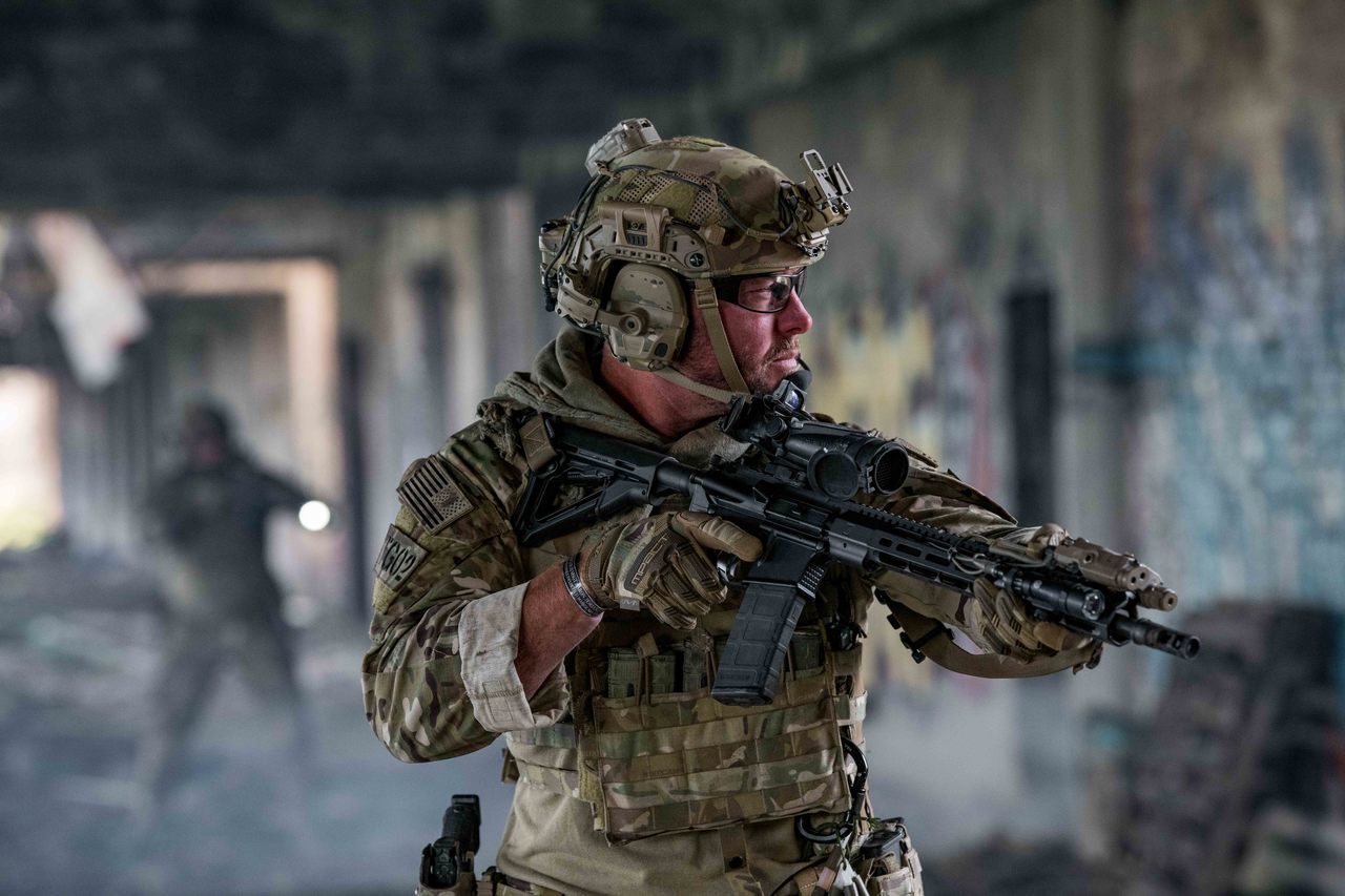 Fugitive TAC Black / Pathfinder 5.0 Transition - ANSI Z87.1-2015