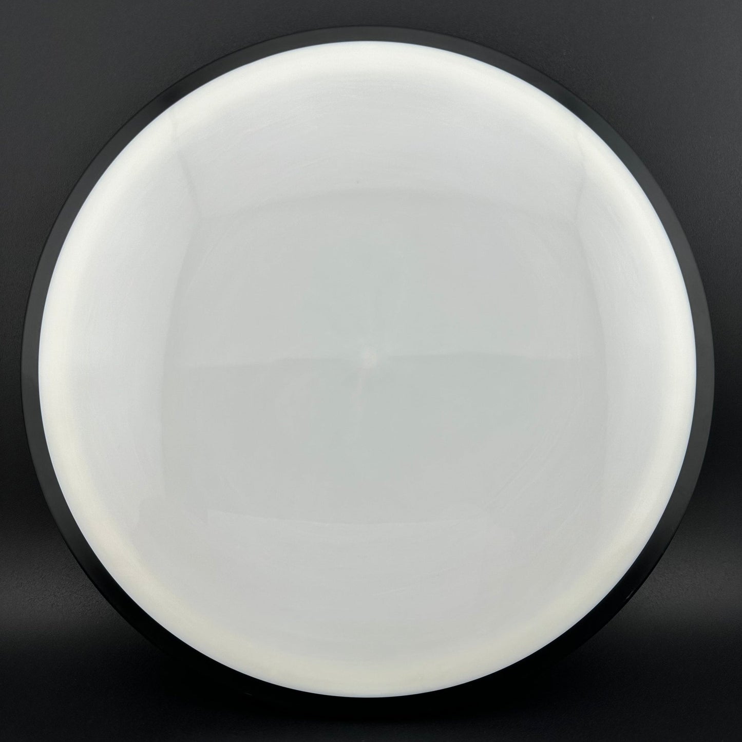 Neutron Servo - White Dyer's Delight