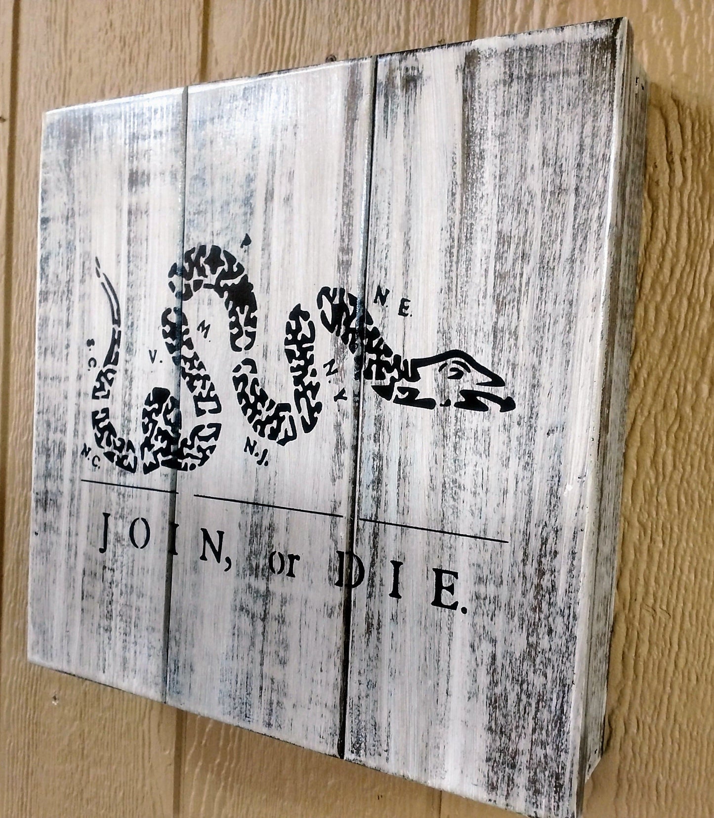 "JOIN OR DIE" GUN CONCEALMENT WALL ART BOX.