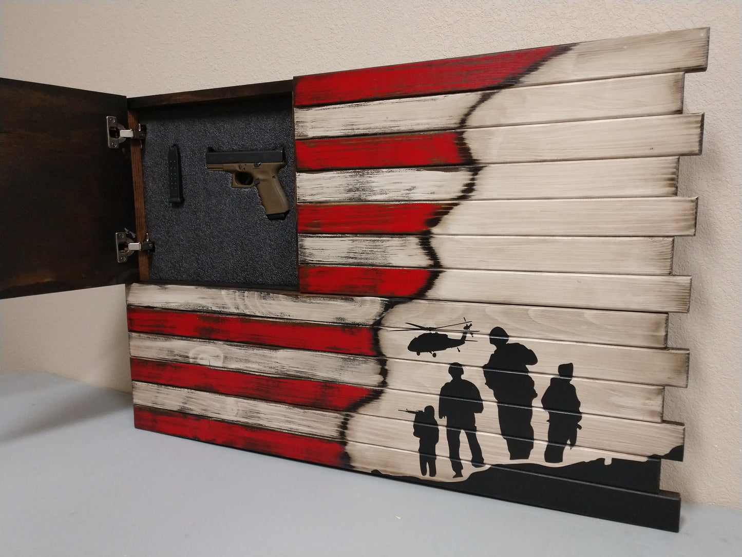 "Heroes In Arms" Concealment Flag